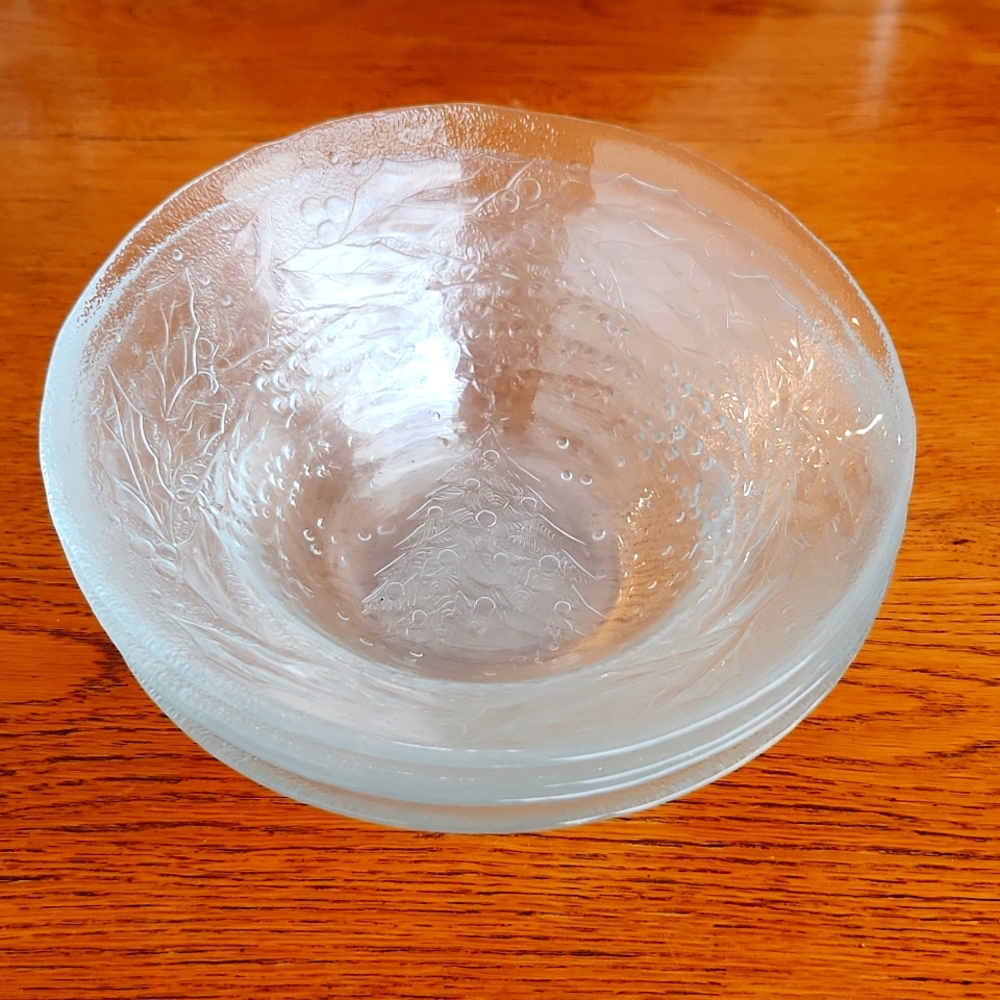 ARCOROC Christmas Tree Holly Bowls 6.25" Set of 4 Excellent Condition
